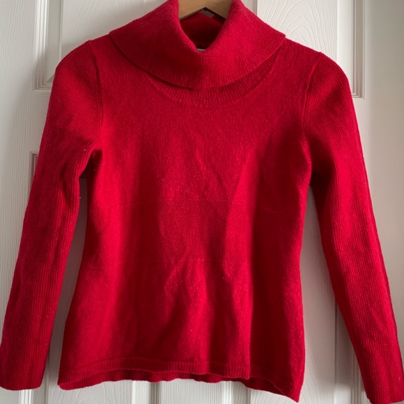 Sarah Spencer Red Long Sleeve Turtleneck Sweater Size Large - Picture 13 of 14